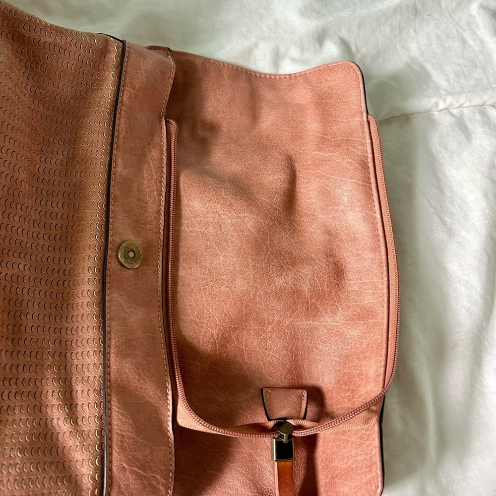 Chillx by Le Miel flap top, zip top backpack in blush - Picture 5 of 10